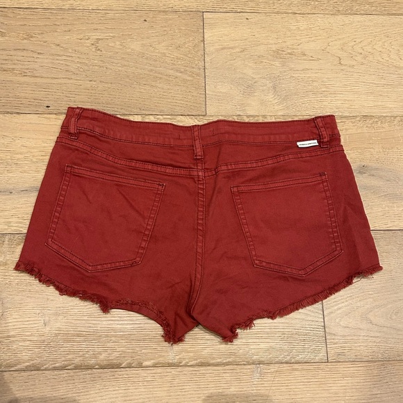 Billabong Rust Orange Stretch Fray Hem Jean Shorts - Size 30 - Picture 2 of 4